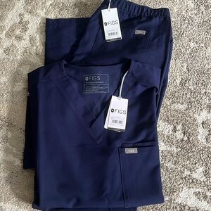 Navy Figs Men set - Cairo Cargo Pants & Leon Top - Large (both) - new with tags